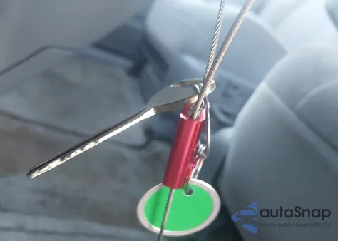 1998 Toyota Sienna Le from USA, damaged, VIN 4T3ZF13C6WU053114